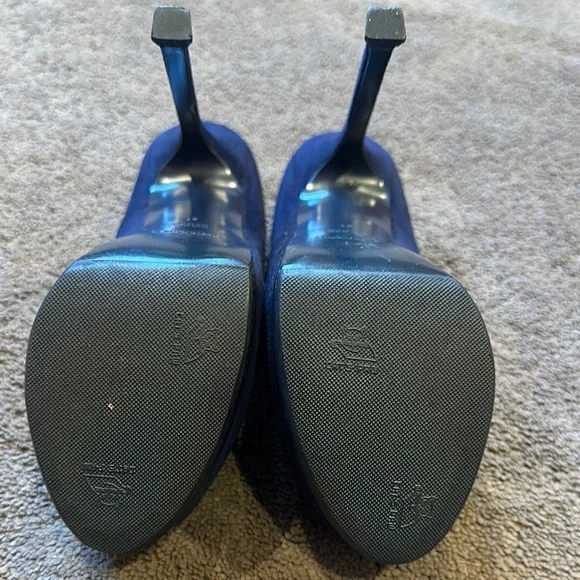 Yves Saint Laurent Blue Stiletto Heels - Authentic - Picture 4 of 8